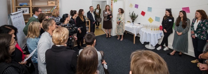 Nezisková organizace Dům tří přání otevřela v Praze 7 multidisciplinární centrum pro děti a mladistvé s potížemi v oblasti duševního zdraví. Řeší zde úzkosti, deprese i sebepoškozování